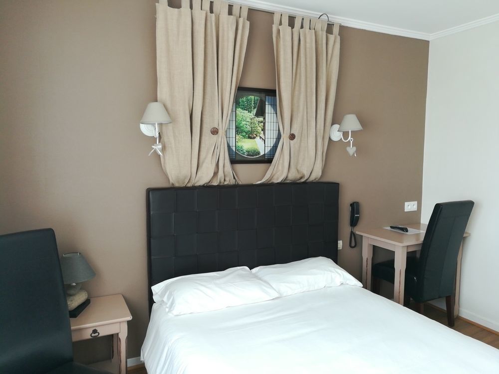 Contact Hotel Du Relais Thouars Exterior foto