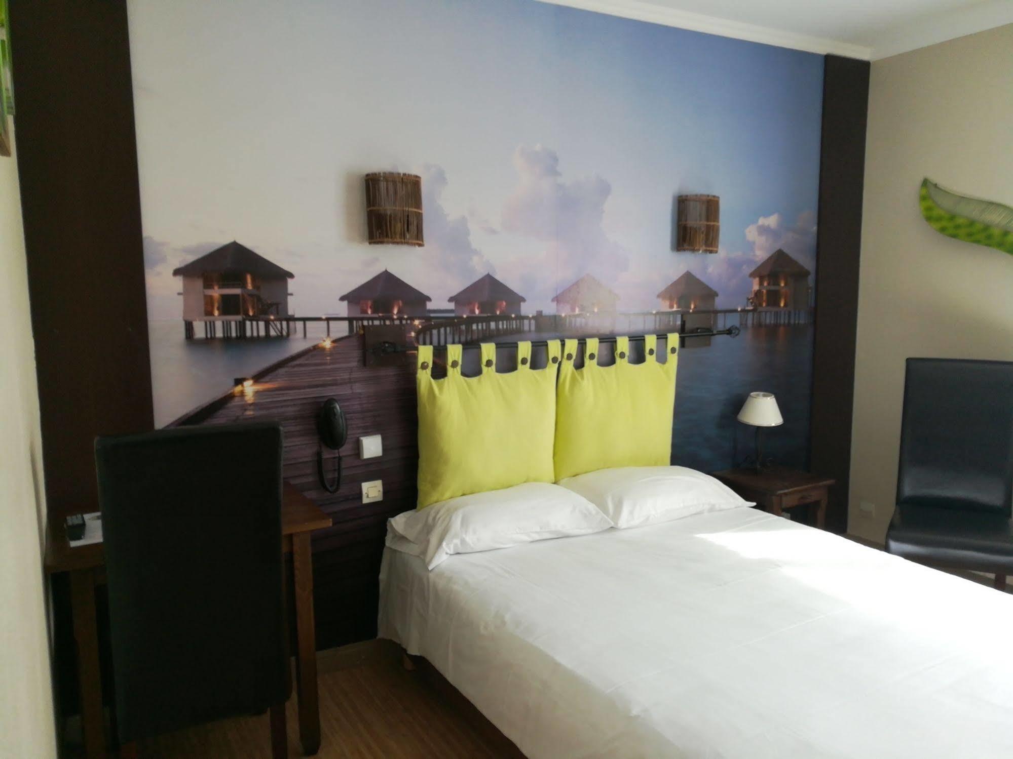 Contact Hotel Du Relais Thouars Exterior foto