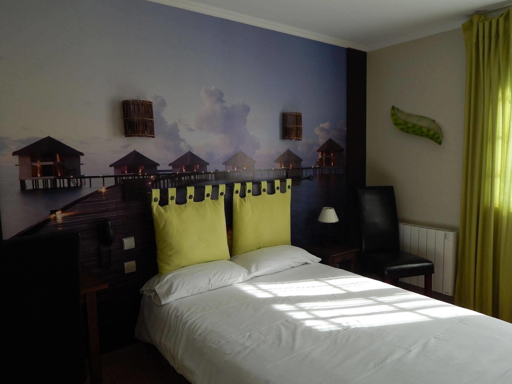 Contact Hotel Du Relais Thouars Exterior foto