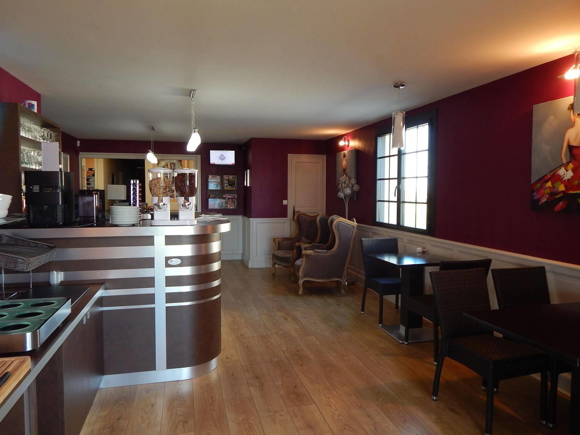 Contact Hotel Du Relais Thouars Exterior foto